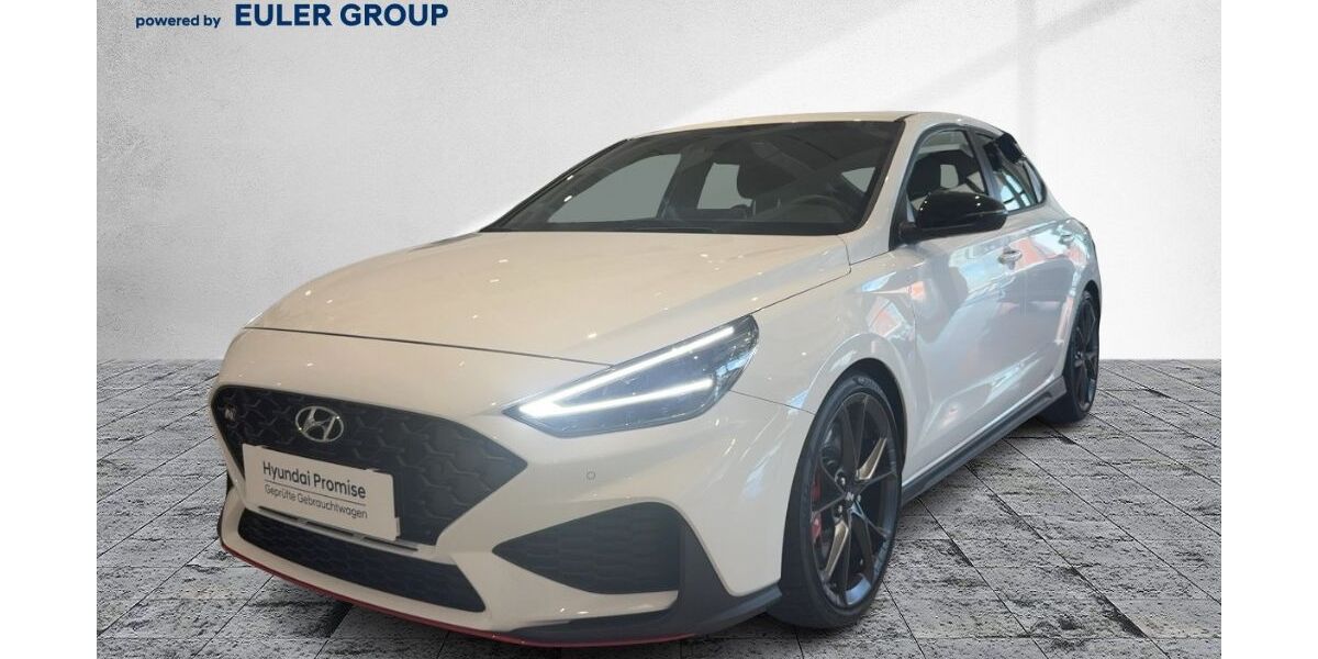 Hyundai i30 3.818 km 37.490 &euro; Frankfurt 60314