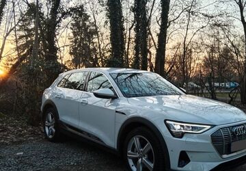 Audi e-tron 43.000 km 26.900 &euro; Frankfurt am Main 60596