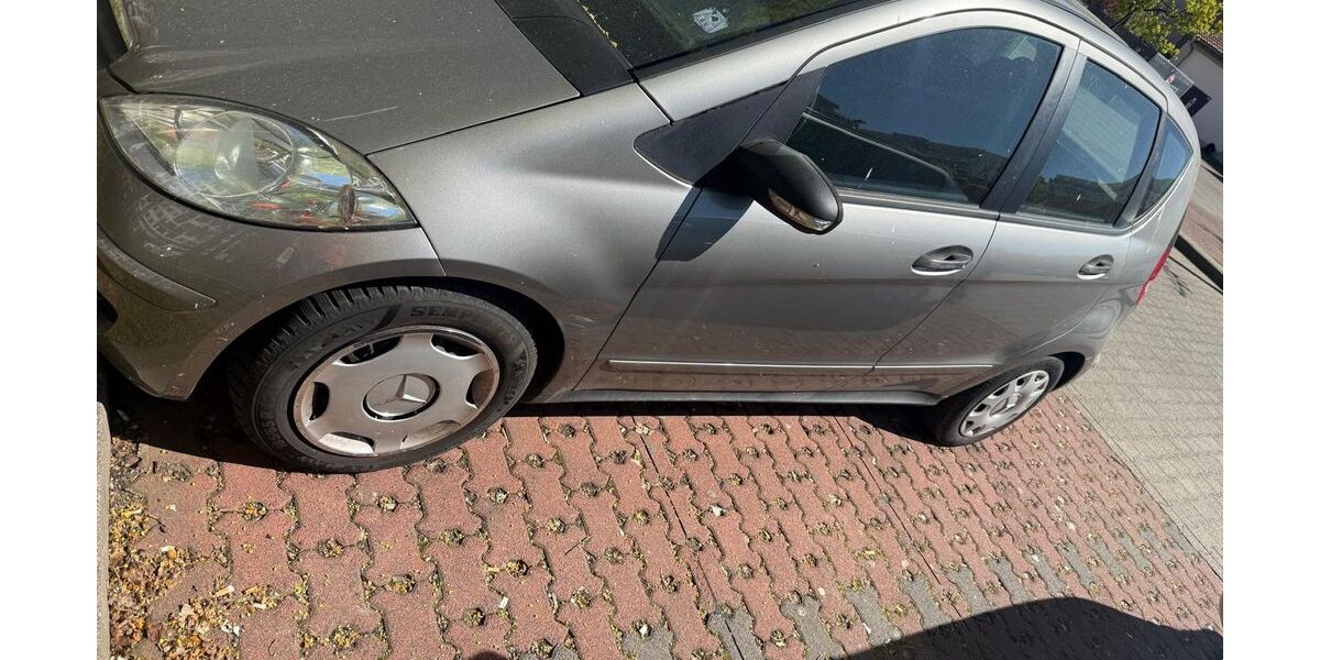 Mercedes-Benz A 180 169.000 km 1.600 &euro; Frankfurt 60486