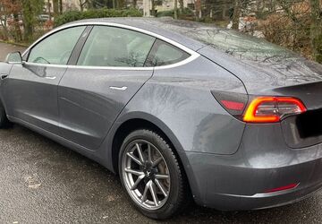 Tesla Model 3 159.000 km 21.999 &euro; Frankfurt 60313