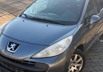 Peugeot 207 208.000 km 1.800 &euro; Frankfurt am Main 65933