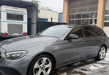 Mercedes-Benz E 220 215.000 km 21.990 &euro; Frankfurt am Main 65933