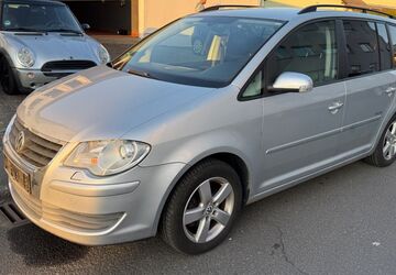 VW Touran 179.000 km 2.600 &euro; Hanau 63452
