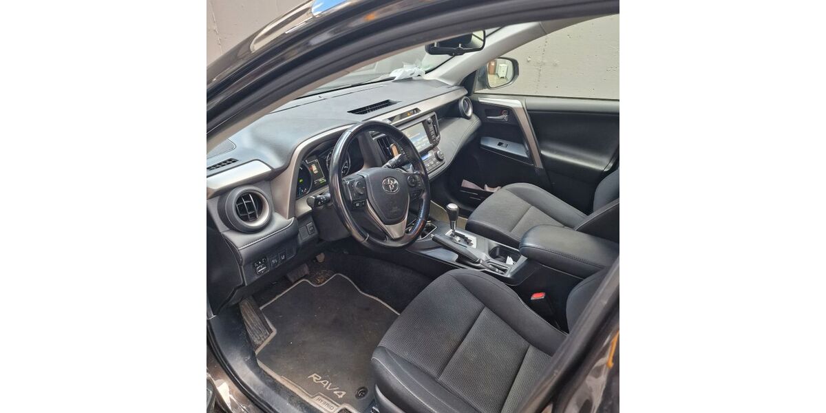 Toyota RAV 4 112.000 km 18.500 &euro; Frankfurt am Main 60528