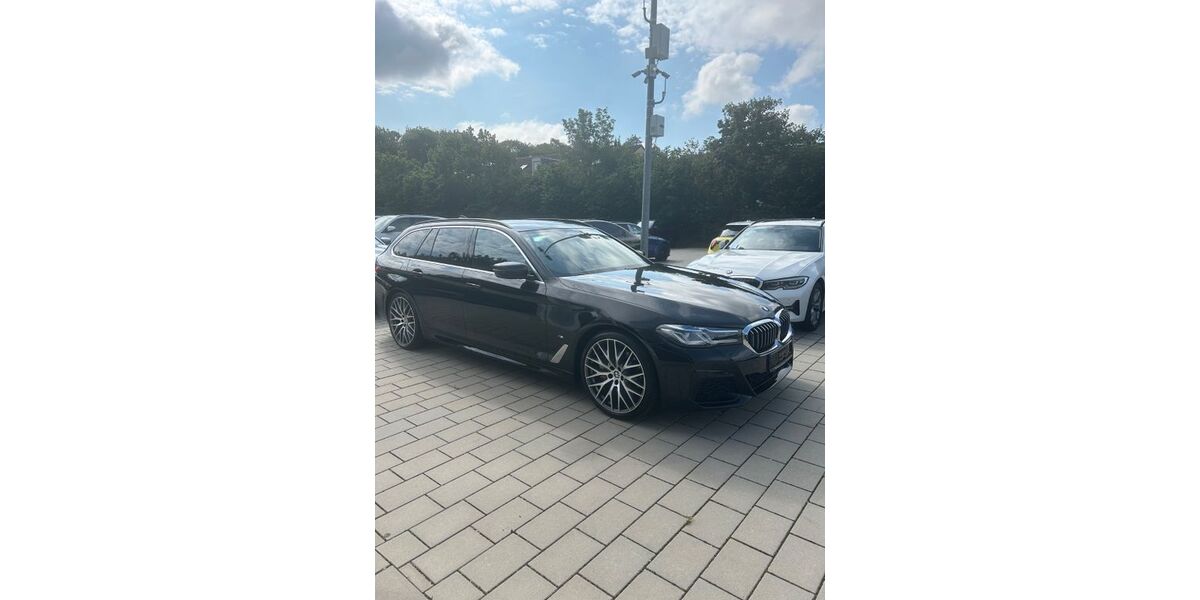 BMW 540 54.800 km 52.600 &euro; Frankfurt am Main 60318