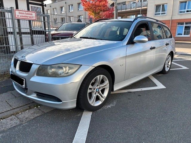 BMW 320 213.000 km 2.390 &euro; Dreieich 63303