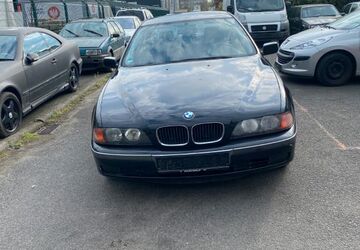 BMW 520 349.000 km 2.500 &euro; Hanau 63457