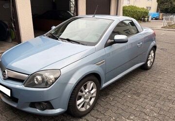 Opel Tigra 119.000 km 2.199 &euro; Offenbach 63073