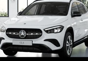 Mercedes-Benz GLA 200 9.900 km 42.450 &euro; Frankfurt 60599