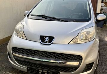 Peugeot 107 102.021 km 2.500 &euro; Rodgau 63110
