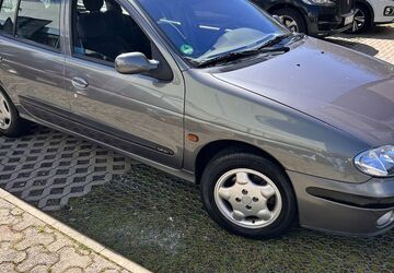 Renault Megane 139.775 km 1.500 &euro; Hanau 63454