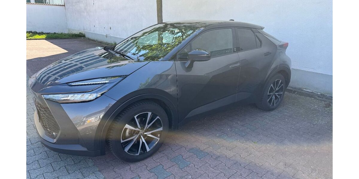Toyota C-HR 27.025 km 29.000 &euro; Frankfurt am Main 60389