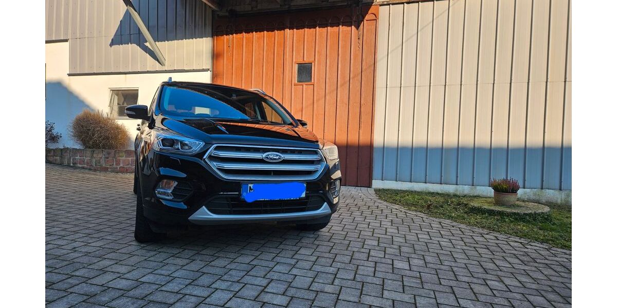 Ford Kuga 69.000 km 13.550 &euro; Büdingen 63654