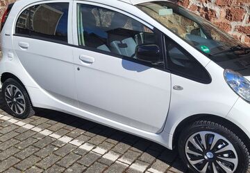 Peugeot iOn 11.135 km 8.400 &euro; Büdingen 63654