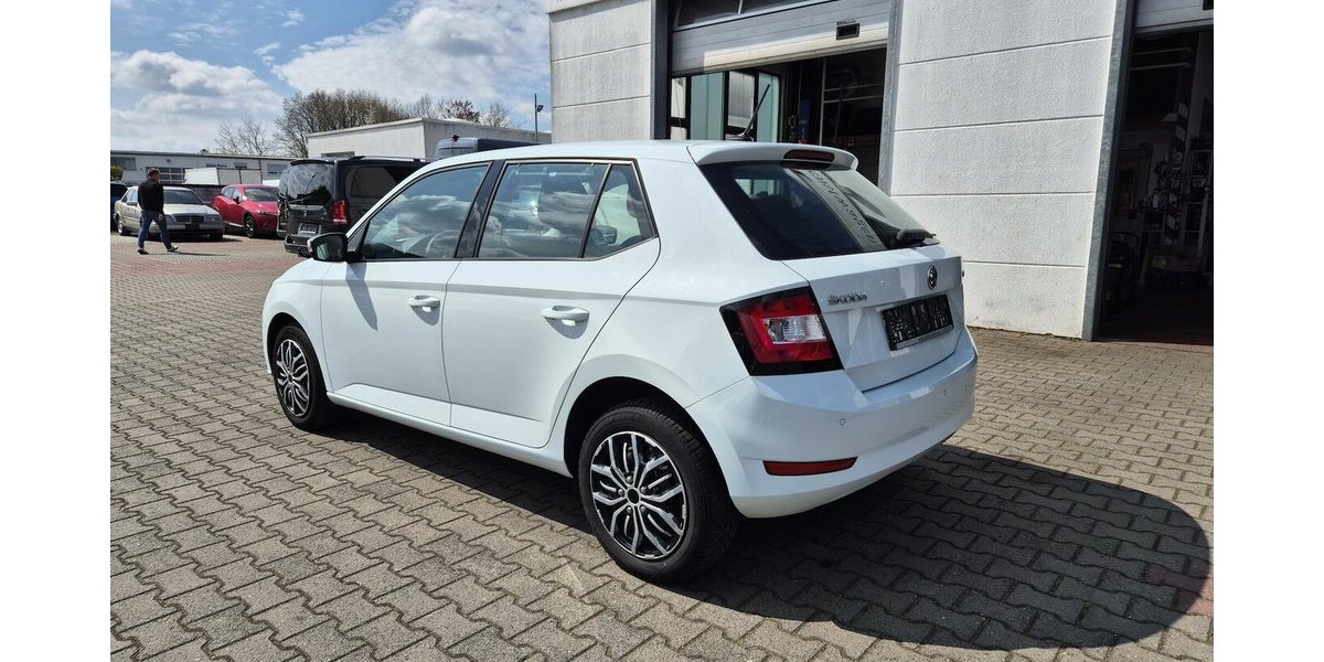 Skoda Fabia Cool Plus 127.420 km 7.890 &euro; Rodgau 63110