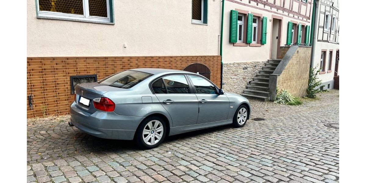BMW 320 208.000 km 3.199 &euro; Hanau 63452