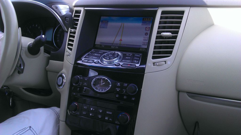 INFINITI FX 232.000 km 11.350 &euro; Eschborn 65760