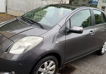 Toyota Yaris 111.870 km 3.210 &euro; NEU ISENBURG 63263