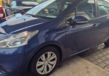 Peugeot 208 169.000 km 3.200 &euro; Büdingen 63654