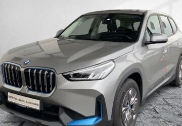 BMW iX1 32.865 km 31.449 &euro; Frankfurt 60314