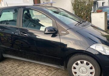 Mercedes-Benz A 160 180.000 km 2.100 &euro; Offenbach 63071