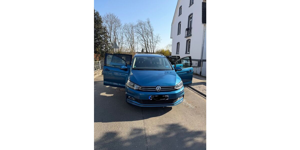 VW Touran 127.000 km 18.300 &euro; Eschborn 65760