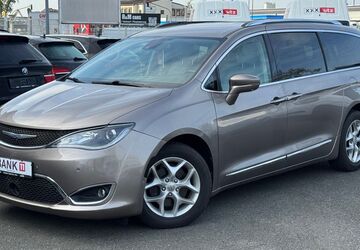 Chrysler Pacifica 83.000 km 21.899 &euro; Frankfurt am Main 60386