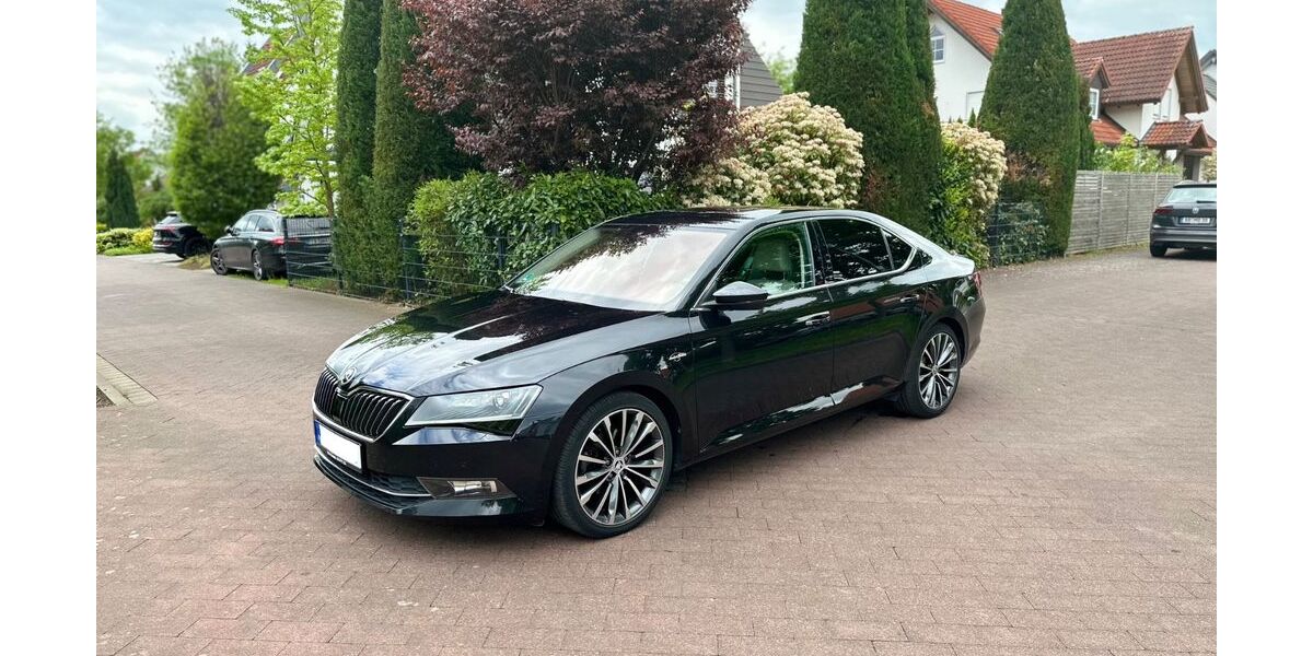 Skoda Superb 105.000 km 19.900 &euro; Aschaffenburg 63739