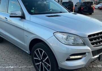 Mercedes-Benz ML 350 374.466 km 9.500 &euro; Frankfurt Am Main, Griesheim 65933
