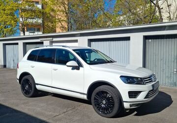 VW Touareg 239.000 km 15.900 &euro; Kelsterbach 65451
