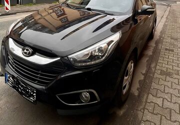 Hyundai ix35 109.000 km 15.900 &euro; Frankfurt 65929