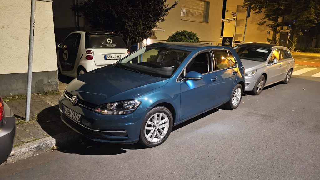 VW Golf 106.000 km 12.100 &euro; Frankfurt am Main 60386