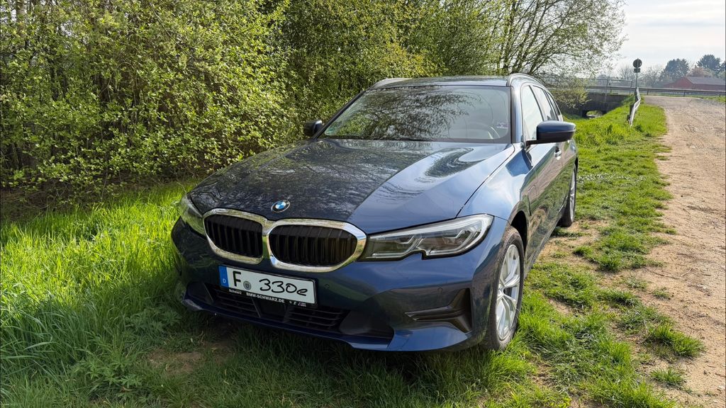 BMW 330 110.000 km 26.700 &euro; Frankfurt 60437