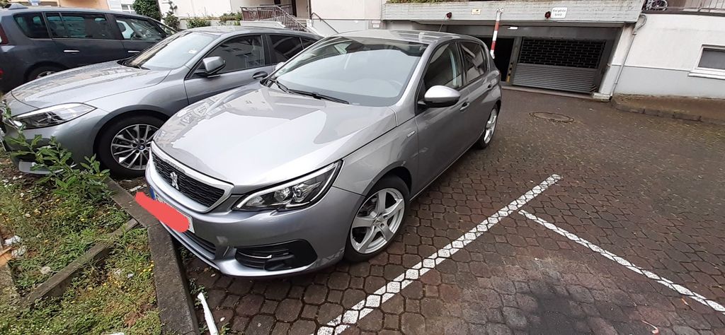 Peugeot 308 41.963 km 11.700 &euro; Frankfurt am Main 60320
