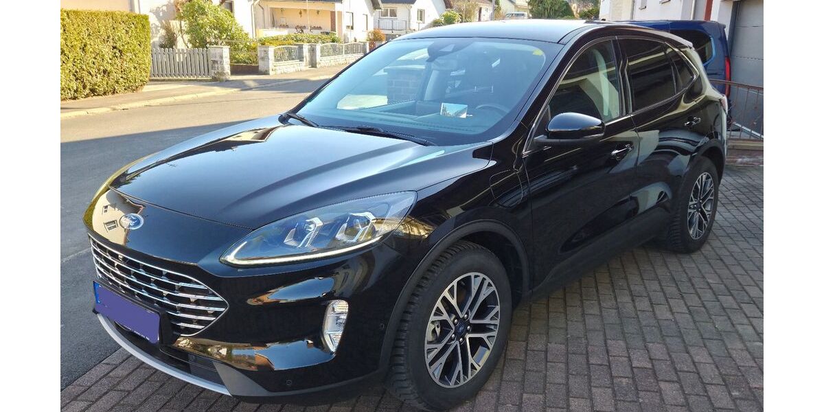 Ford Kuga 63.000 km 22.400 &euro; Büdingen 63654