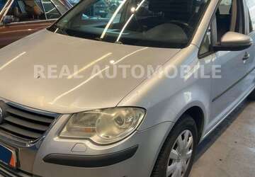 VW Touran 204.000 km 5.900 &euro; Frankfurt 65933