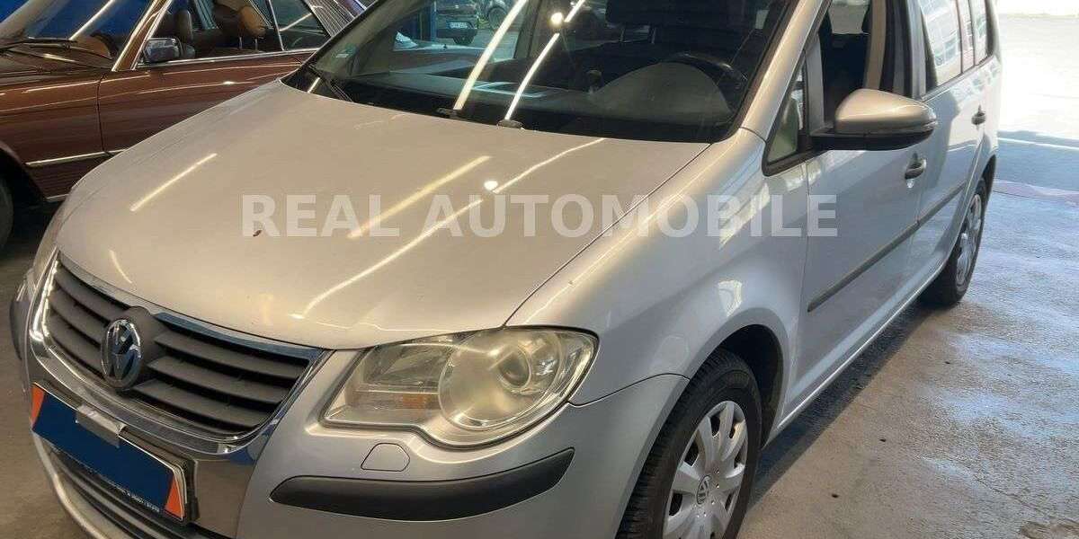 VW Touran 204.000 km 5.900 &euro; Frankfurt 65933