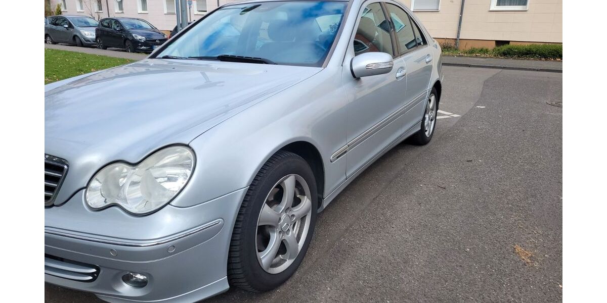 Mercedes-Benz C 220 166.000 km 7.500 &euro; Hanau 63450