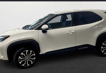 Toyota Yaris Cross 43.810 km 23.470 &euro; Frankfurt 60314