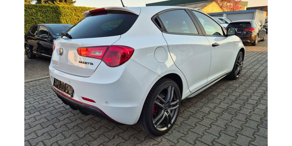 Alfa Romeo Giulietta Sport Navigation, Klima, Einparkhilfe 89.100 km 11.690 &euro; Rodgau 63110