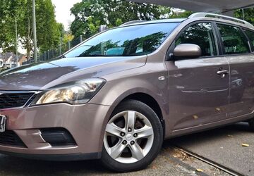 Kia ceed / Ceed 158.000 km 4.900 &euro; Bad Homburg 61350