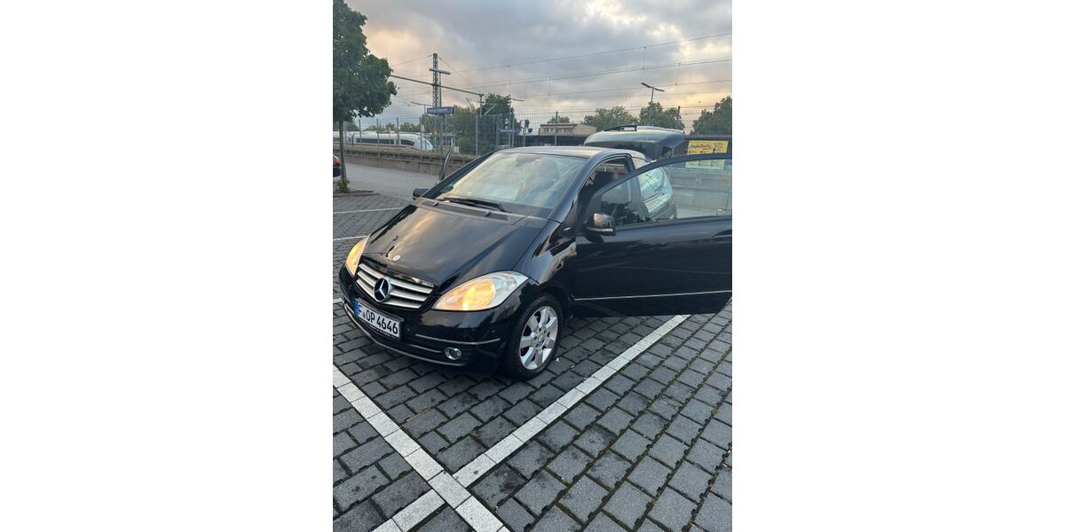 Mercedes-Benz A 180 210.000 km 3.400 &euro; Frankfurt am main 65933