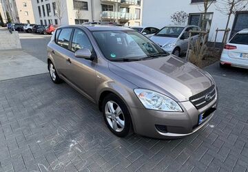 Kia ceed / Ceed 75.000 km 4.000 &euro; Kelsterbach 65451