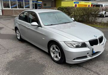 BMW 318 327.200 km 1.900 &euro; Frankfurt 60598