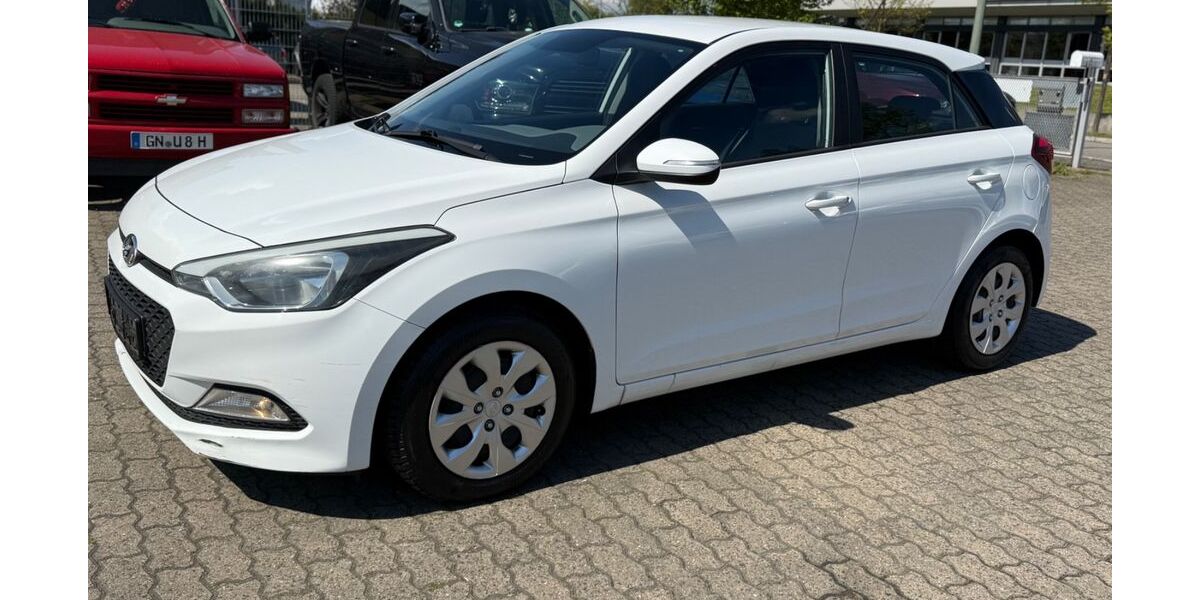 Hyundai i20 156.985 km 4.599 &euro; Hanau 63452