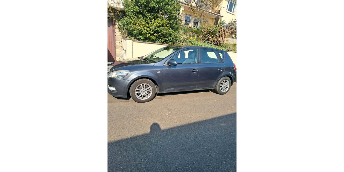 Kia ceed / Ceed 253.000 km 3.150 &euro; Goldbach 63773