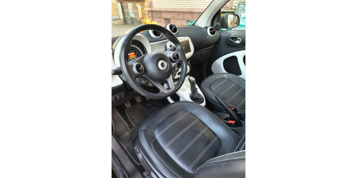 Smart ForTwo 61.000 km 7.500 &euro; Frankfurt am Main 60386