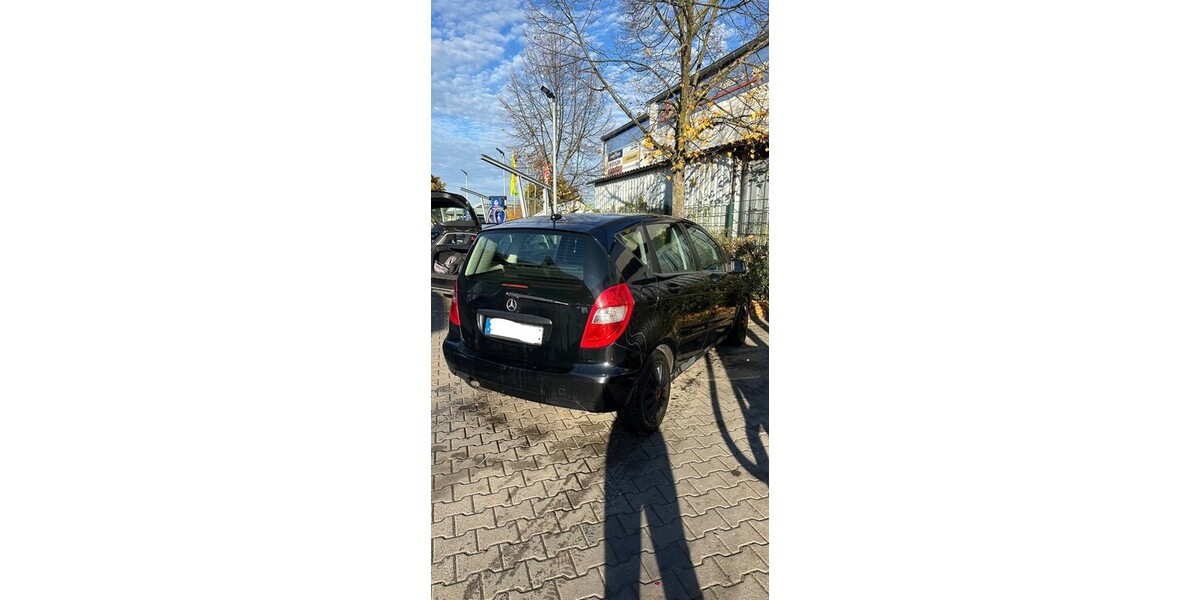 Mercedes-Benz A 180 197.262 km 2.700 &euro; Dietzenbach 63128