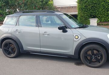 Mini Countryman SE (Cooper) 69.000 km 20.900 &euro; Frankfurt am Main 60316