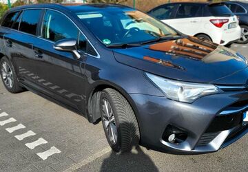 Toyota Avensis 162.700 km 12.390 &euro; Frankfurt am Main 60433